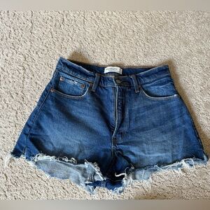 Abercrombie and Fitch the cutoff short high rise, curve love size 4